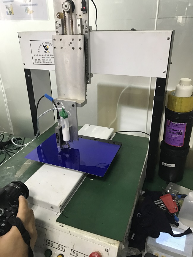 点胶机.JPG 点胶机.JPG