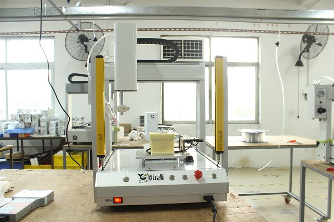 uv点胶机.JPG uv点胶机.JPG