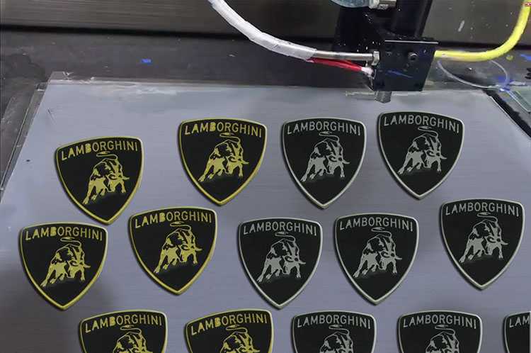 智能自动定位车标点漆,视觉喷漆机 智能自动定位车标点漆,视觉喷漆机